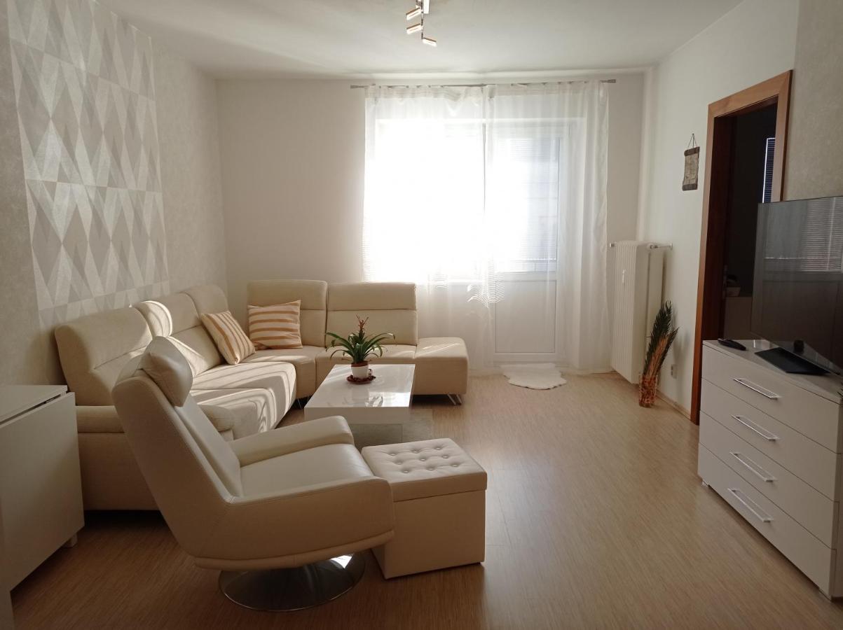 Апартаменти Amazing Flat In Old Town With Large Balcony Братислава Екстер'єр фото