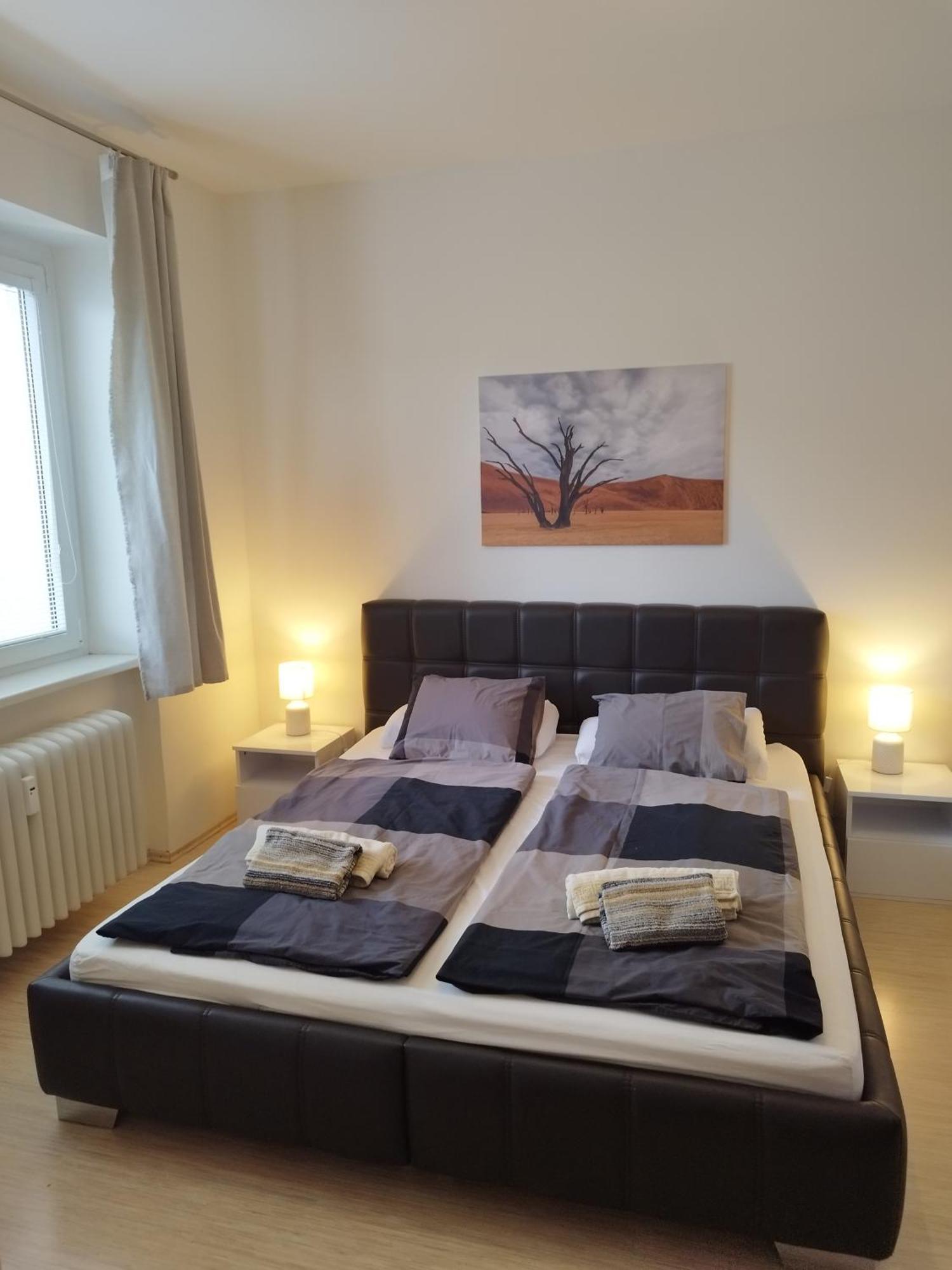 Апартаменти Amazing Flat In Old Town With Large Balcony Братислава Екстер'єр фото