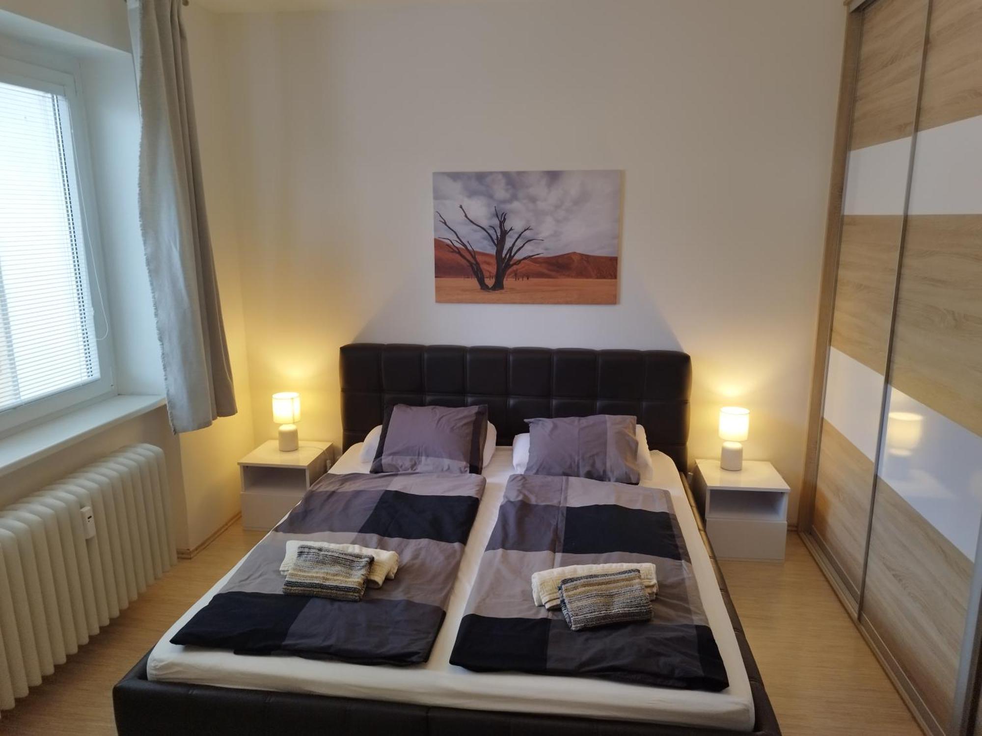 Апартаменти Amazing Flat In Old Town With Large Balcony Братислава Екстер'єр фото